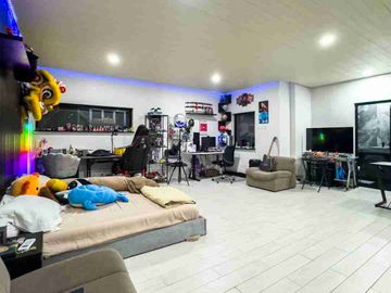 Rumah Full Furnish Luxury & Modern di Pondok Indah Jakarta Selatan