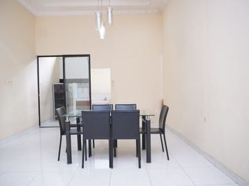 Rumah 3 Lantai Lingkungan Aman Full Furnish di Sunter Agung Barat Jakarta Utara