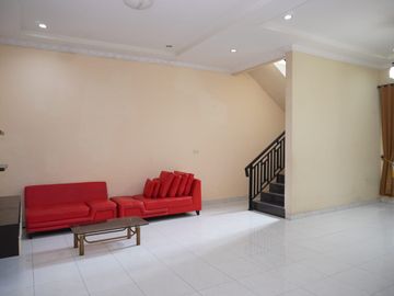 Rumah 3 Lantai Lingkungan Aman Full Furnish di Sunter Agung Barat Jakarta Utara