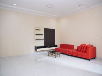 Rumah 3 Lantai Lingkungan Aman Full Furnish di Sunter Agung Barat Jakarta Utara
