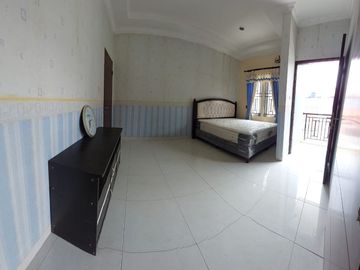 Rumah 3 Lantai Lingkungan Aman Full Furnish di Sunter Agung Barat Jakarta Utara