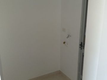 SE ARRIENDA APARTAMENTO DE 3 ALCOBA EN ALAMEDA-PRIMER PISO