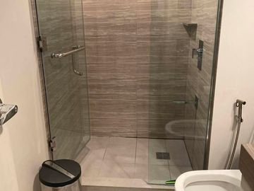 FOR SALE: High-Floor Fully Furnished Studio at The Proscenium at Rockwell | Makati