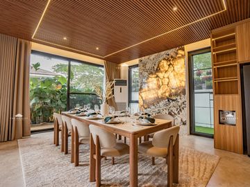 BEST DEAL!  SOUTH FORBES TOKYO MANSION WITH 6 BEDROOMS TOILET AND BATH: 7 PARKING: 2