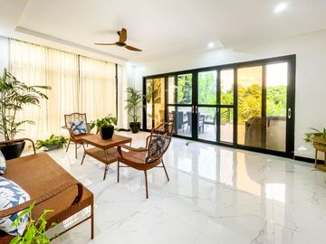 PRIME SLOT AVAILABLE IN AYALA WESTGROVE HEIGHTS INCLUDE THE 5 BEDROOMS TOILET AND BATH: 6 PARKING: 4 FURNISHING: FULLY-FURNISHED