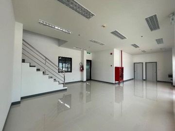 Factory/Warehouse for Lease 982 sq.m on Theparak road, Samut Prakan