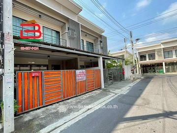 ทาวเฮ้าส์ 2 ชั้น รัชธานี 11 (ใกล้โรงพยาบาลมหาวชิราลงกรณธัญบุรี) เนื้อที่ 21.4 ตรว. ตำบลบึงน้ำรักษ์ อำเภอธัญบุรี จังหวัดปทุมธานี