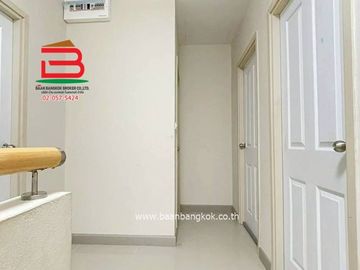 ทาวเฮ้าส์ 2 ชั้น รัชธานี 11 (ใกล้โรงพยาบาลมหาวชิราลงกรณธัญบุรี) เนื้อที่ 21.4 ตรว. ตำบลบึงน้ำรักษ์ อำเภอธัญบุรี จังหวัดปทุมธานี