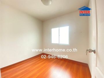 Two-story townhome, 17.6 sq.wah, Lalin Town Lio Wongwaen Lam Luk Ka-Khlong 6, near Lam Luk Ka Police Station, Lam Luk Ka Road, Wat Ket Prapha Road, La