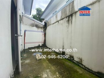 Two-story townhome, 17.6 sq.wah, Lalin Town Lio Wongwaen Lam Luk Ka-Khlong 6, near Lam Luk Ka Police Station, Lam Luk Ka Road, Wat Ket Prapha Road, La