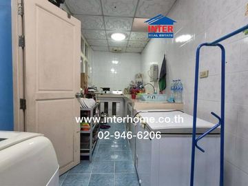 Two-story townhome, 21 sq.wa., Pruksa Ville 1 Lam Luk Ka-Khlong 2, Rangsit-Nakhon Nayok Road, Lam Luk Ka, Pathum Thani.