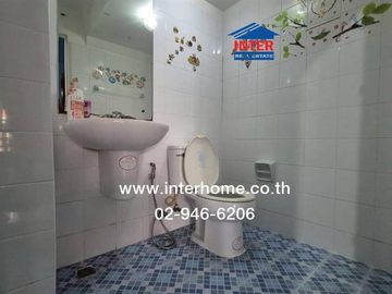 Two-story townhome, 21 sq.wa., Pruksa Ville 1 Lam Luk Ka-Khlong 2, Rangsit-Nakhon Nayok Road, Lam Luk Ka, Pathum Thani.