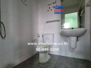 Two-story townhome, 21 sq.wa., Pruksa Ville 1 Lam Luk Ka-Khlong 2, Rangsit-Nakhon Nayok Road, Lam Luk Ka, Pathum Thani.