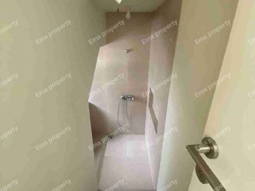 Disewakan rumah di Northwest Lake Citraland Utara banyak pilihan