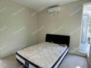 Disewakan rumah di Northwest Lake Citraland Utara banyak pilihan