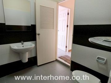Two-story townhome, 26.5 sq.wa., Pornthaweewat 5 Village, Khlong 2-Khlong Luang, Soi Rangsit-Nakhon Nayok 31, Rangsit-Nakhon Nayok Road, Khlong Luang