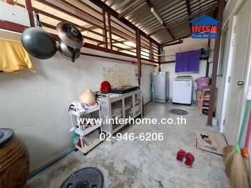 Two-story townhome, 17.8 sq.wa., Pruksa 113 Village, Bangkok-Pathum Thani, near Wat Nong Prong, Soi Wat Nong Prong, Bangkok-Pathum Thani Road, Ratchap