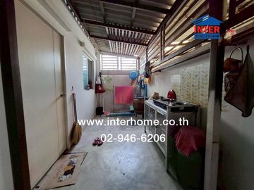 Two-story townhome, 17.8 sq.wa., Pruksa 113 Village, Bangkok-Pathum Thani, near Wat Nong Prong, Soi Wat Nong Prong, Bangkok-Pathum Thani Road, Ratchap