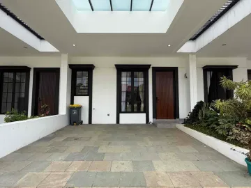 Dijual Rumah Mewah American Classic 3 Lantai Di Cireundeu Lebak Bulus Selangkah Ke Jakarta Selatan dekat Pintu Tol