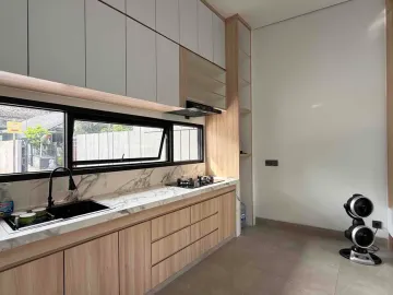 Dijual Rumah Di Cireundeu   2 Lantai Modern Mewah Lokasi Lebak Bulus Gratis Canopy MewahDekat Pintu Tol Jakarta Selatan