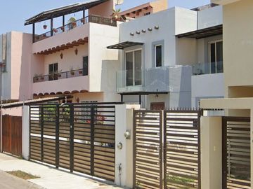 HERMOSA CASA EN LA COLONIA FLUVIAL VALLARTA UBICADA EN PUERTO VALLARTA