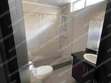 CASA MODERNA 4 dormitorios   DE VENTA   en Urbanización