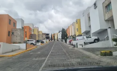 CASA EN FRACCIONAMIENTO VILLAS DE LA CAÑADA, ATIZAPAN, EDOMEX. REMATE ADJUDICADO