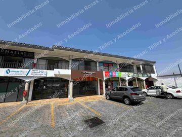 Local en Renta en pequeña plaza sobre Atlixcayotl, zona Angelópolis,Puebla