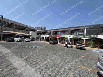 Local en Renta en pequeña plaza sobre Atlixcayotl, zona Angelópolis,Puebla