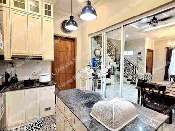 DIJUAL RUMAH STRATEGIS BINTARO (SEMI FURNISHED)