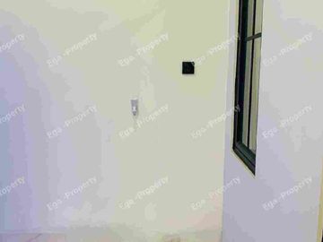 Siap huni free kitchen set dan keramik carport nya..