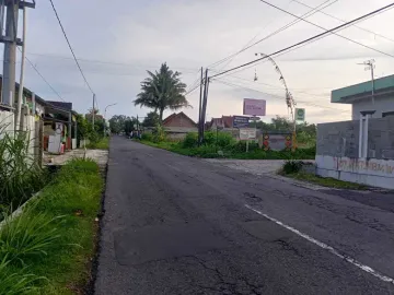 Dijual Tanah Dekat Kampus UII Hook 2 Muka