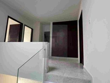 Hermoso Conjunto de Tres CASAS