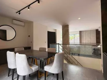 Dijual Rumah 3 Lantai Di Kebayoran Lama Siap Huni, 2 Facad Depan & Belakang