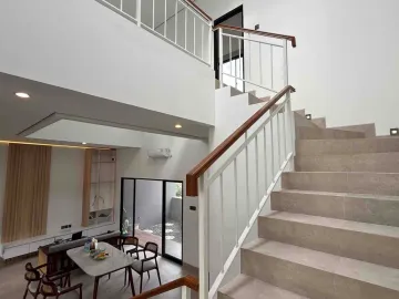 Dijual Rumah Lebak Bulus Baru Brand New House Desain Mewah  dekat Pintu Tol Jakarta Selatan