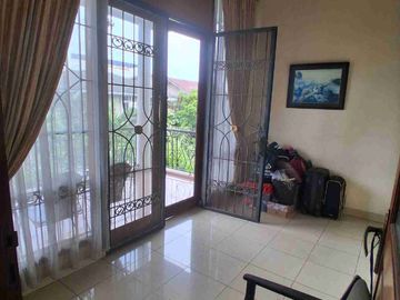 Rumah nyaman di kawasan premium Pulomas, lingkungan tertata , tenang, cocok untuk hunian keluarga atau untuk investasi