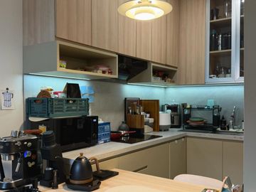 DIJUAL RUMAH RAPI DI GADING SERPONG CLUSTER MARTINEZ SYMPHONIA RENOVATED & SEMI FURNISHED