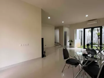 Dijual Rumah  Kebayoran Baru Baru Brand New House Lokasi 2 Lantai Mewah Akses Dekat Tol