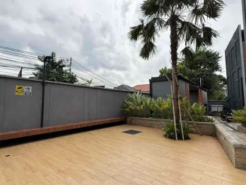 Brand New House Rumah 3 Lantai Di Kebayoran Lama Siap Huni, 2 Facad Depan & Belakang