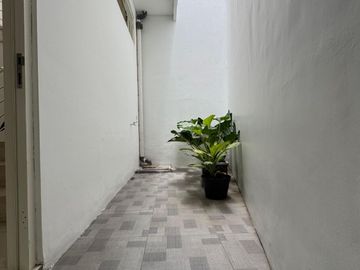 Dijual Rumah Royal Residence 218 m2 Cluster Depan 2 Lantai Nyaman Asri Bangunan Cantik Cocok Untuk Orang Tua Keluarga Family Surabaya Wiyung