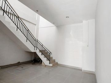 TURUN Harga, jual murah / disewakan Ruko/kantor siap pakai di Groserindo/Transmart Kalimalang