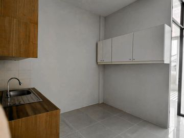 TURUN Harga, jual murah / disewakan Ruko/kantor siap pakai di Groserindo/Transmart Kalimalang