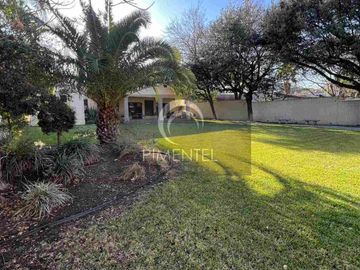 Casa en venta de una planta en Lomas de Valle Alto