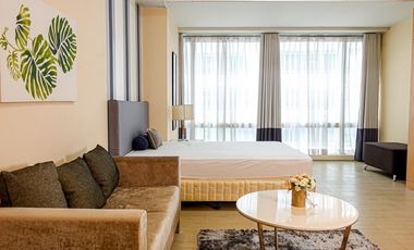 40.9sqm Fully Furnished Studio for Sale in Two Central Makati | High Floor 25th | City & Skyline View | ₱5,500,000