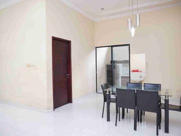 Disewakan rumah cantik siap huni di sunter, jakarta utara
