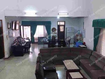 Dijual rumah murah di Petemon cocok untuk usaha