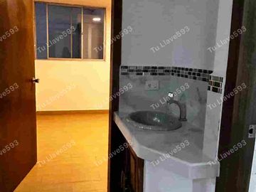 VENDO DEPARTAMENTO PLANTA BAJA DOS  DORMITORIOS A POCOS PASOS DE SAN LUÍS SHOPPING