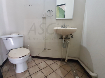 LOCAL COMERCIAL EN RENTA * PLANTA BAJA * SE EMITE FACTURA