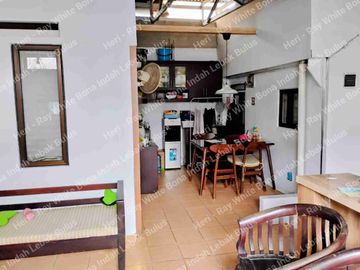 Rumah dan Kontrakan 2 Pintu Siap Huni,Belum lama Renovasi
