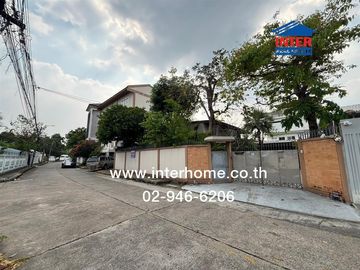 Detached house + office, 225 sq.wah. Located on Soi Tesaban Nimit Tai Soi 1, Tesaban Songkhro Road, Tesaban Nimit Tai Road, Chatuchak District